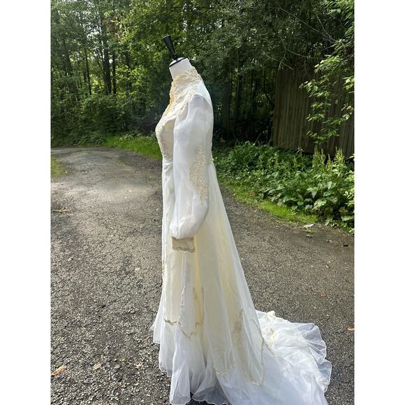 Vintage Lace Bohemian Bridal Gown Dress Size M Train 1960s-70s Wedding Dress - Picture 5 of 16